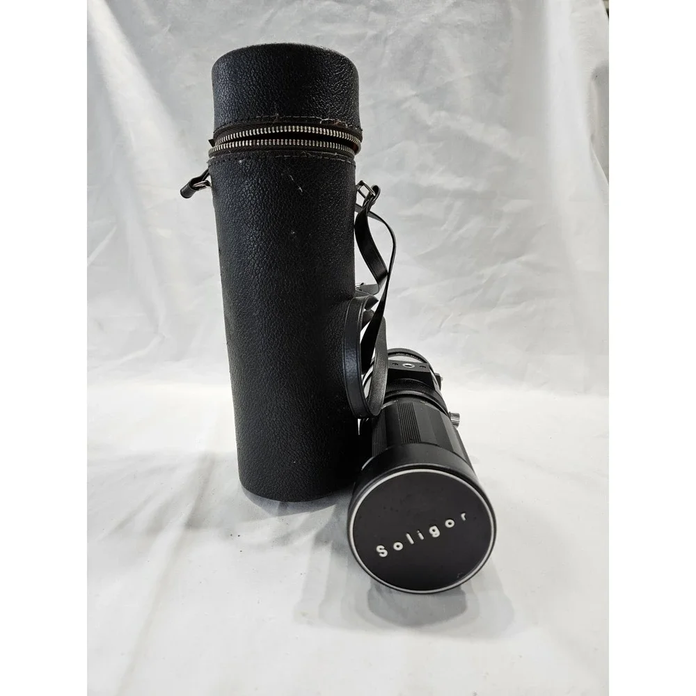 SOLIGOR 1:4.5  f=90mm-230mm Auto-Zoom‎ Skylight Lens With Case